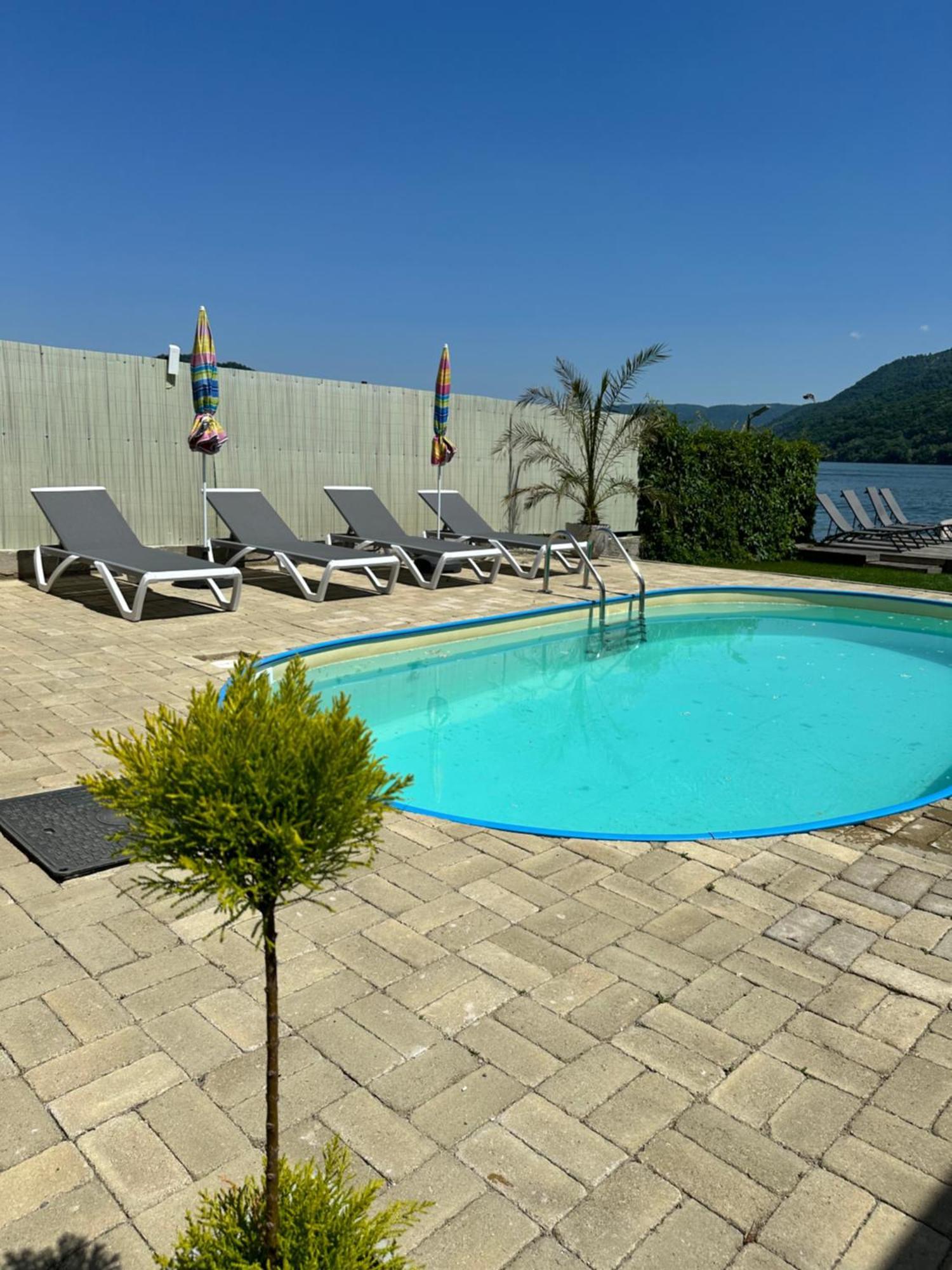 Casa Nube Hotel Orşova Buitenkant foto